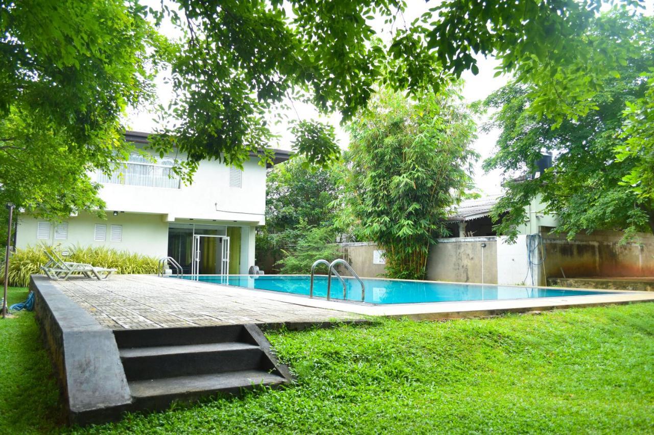 Pivisuma Dambulla Hotel Exterior photo